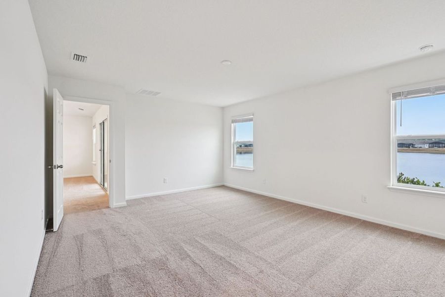 Spacious, unfurnished interior of a new home in Whiteview Village, Palm Coast (Image 6).