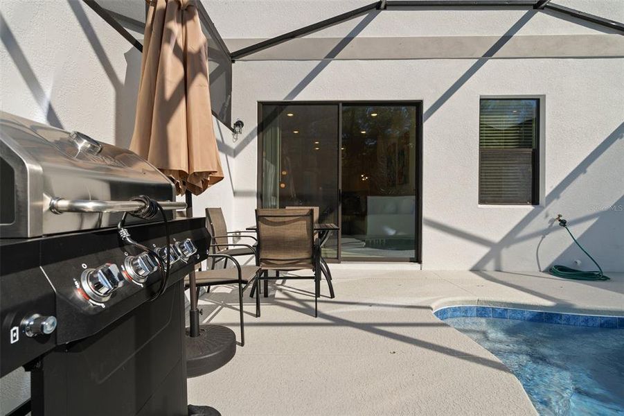 Exterior details and patio area of a home in , Orlando (Image 4).
