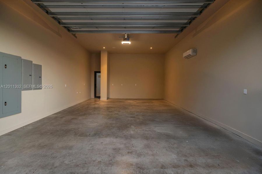 Spacious, unfurnished interior of a new home in , North Miami (Image 28).