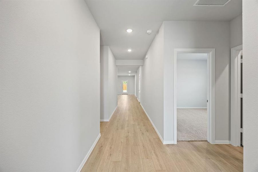 2-web-or-mls-3301-royal-frst-dr