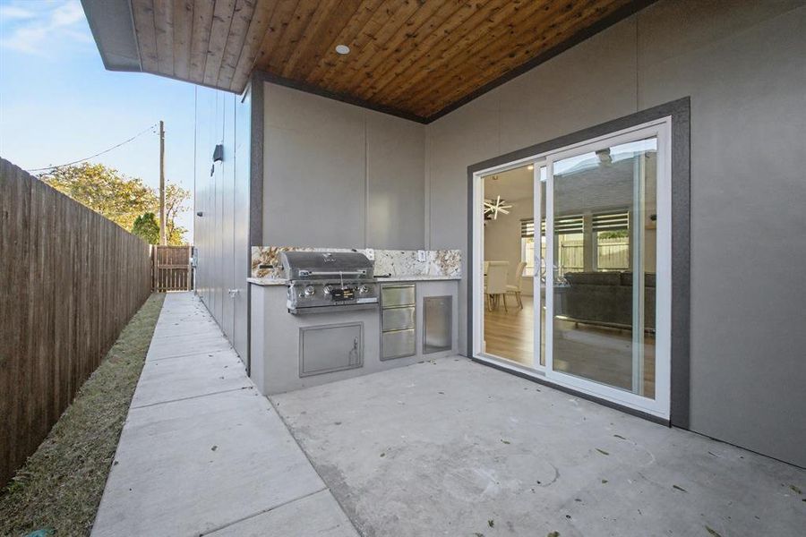 Exterior details and patio area of a home in , Dallas (Image 3).