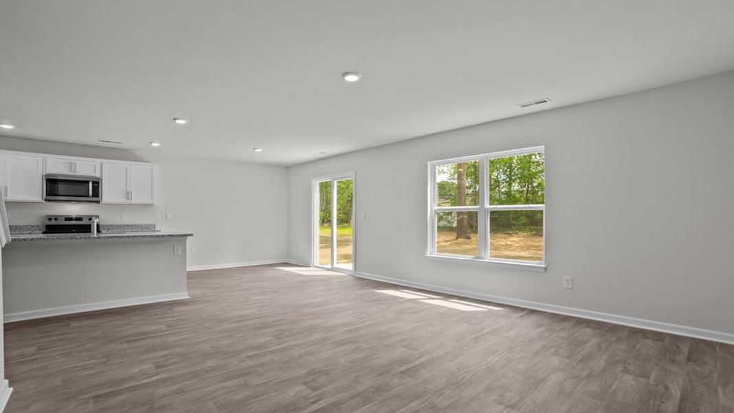 Spacious, unfurnished interior of a new home in Blair Ridge, La Grange (Image 23).