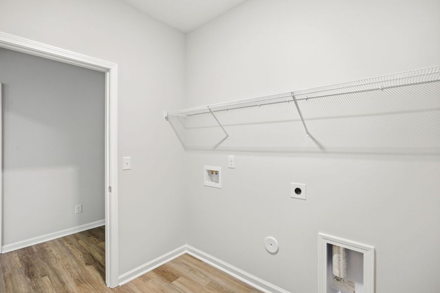 Spacious, unfurnished interior of a new home in Goose Marsh, Bolivia (Image 16).