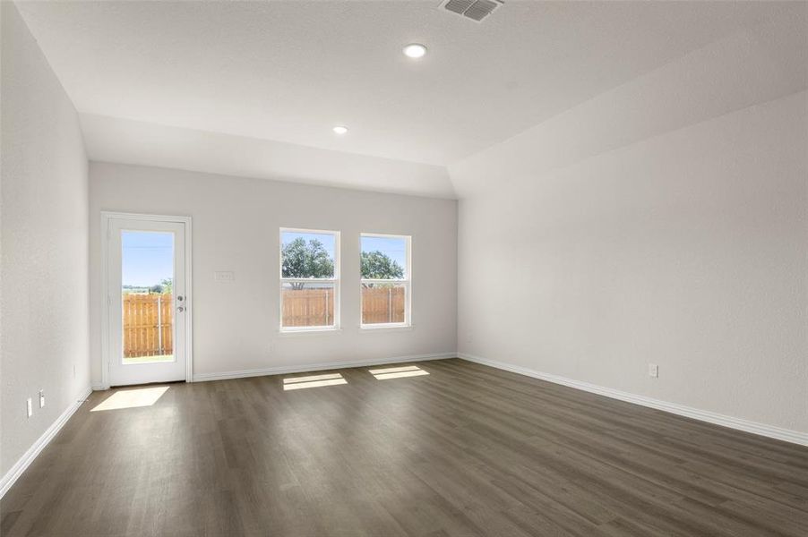 LivingRoom2 LivingRoom2