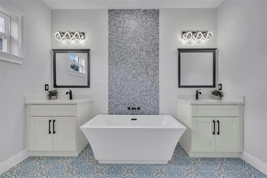 Furnished interior view inside a new home in , Kissimmee (Image 11).