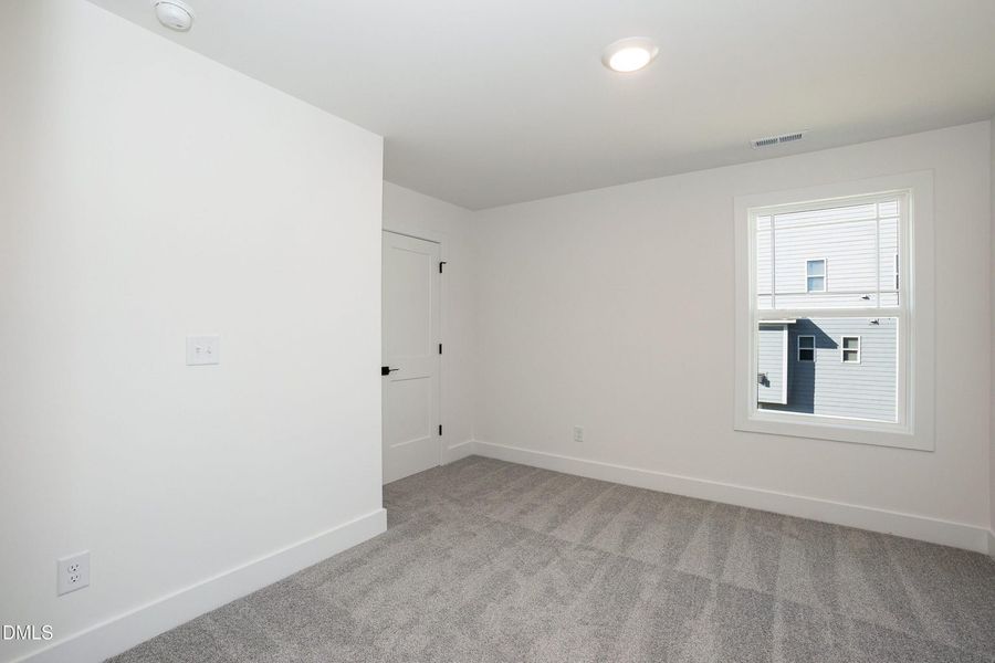 Spacious, unfurnished interior of a new home in Jackson Ridge, Pikeville (Image 23).