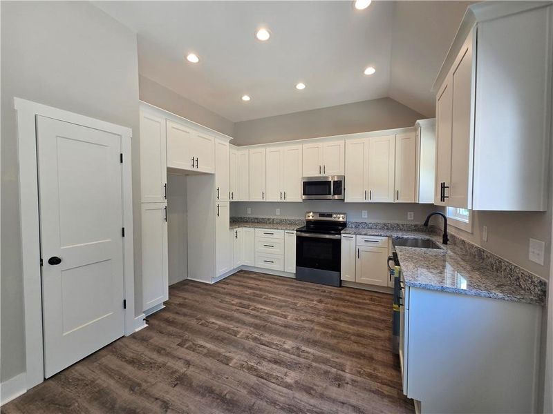 Furnished interior view inside a new home in , Hartwell (Image 9).