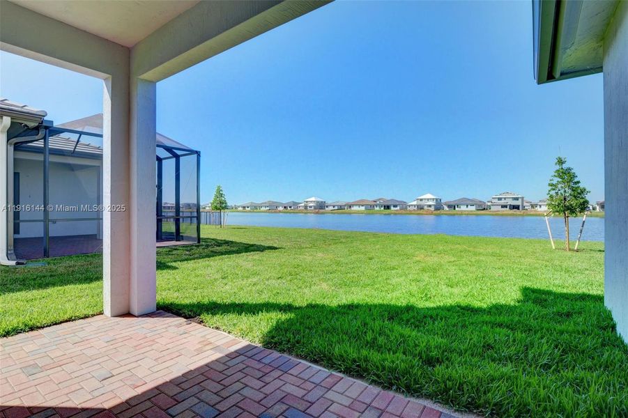 Exterior details and patio area of a home in , Ave Maria (Image 3).