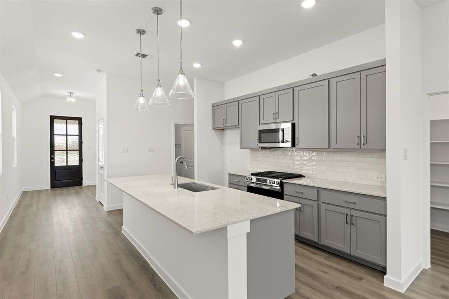 05. 5941 Laurel Lake - Kitchen (2)