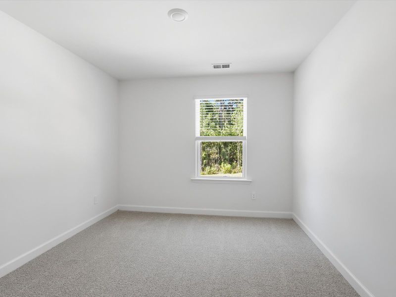 Spacious, unfurnished interior of a new home in Courts at Brook Run, Moncks Corner (Image 16).