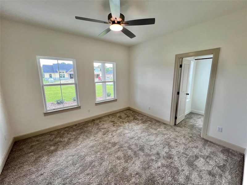 Spacious, unfurnished interior of a new home in , Angleton (Image 44).