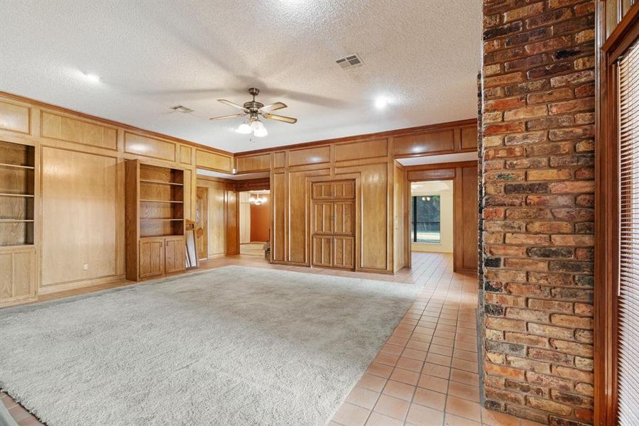 Spacious, unfurnished interior of a new home in , Paris (Image 13). Spacious, unfurnished interior of a new home in , Paris (Image 13).