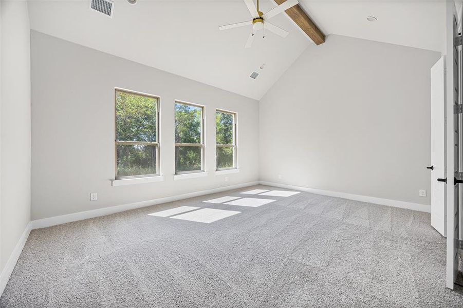 Spacious, unfurnished interior of a new home in Waterfall Ranch - 1 Acre Lots, Waxahachie (Image 18). Spacious, unfurnished interior of a new home in Waterfall Ranch - 1 Acre Lots, Waxahachie (Image 18).