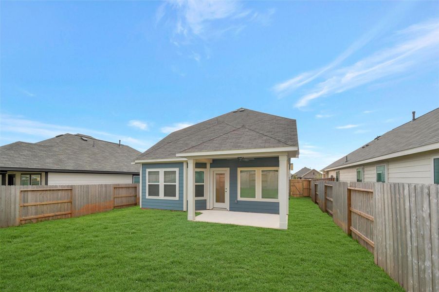 Exterior details and patio area of a home in Lone Star Landing, Montgomery (Image 25).