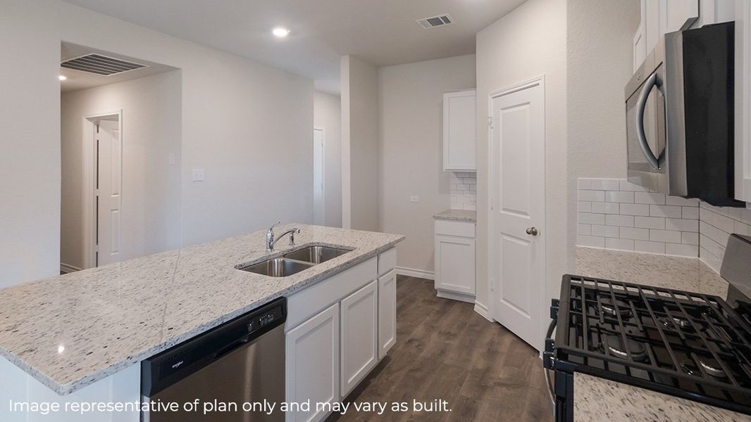 Furnished interior view inside a new home in Saratoga Crossing, Corpus Christi (Image 7).