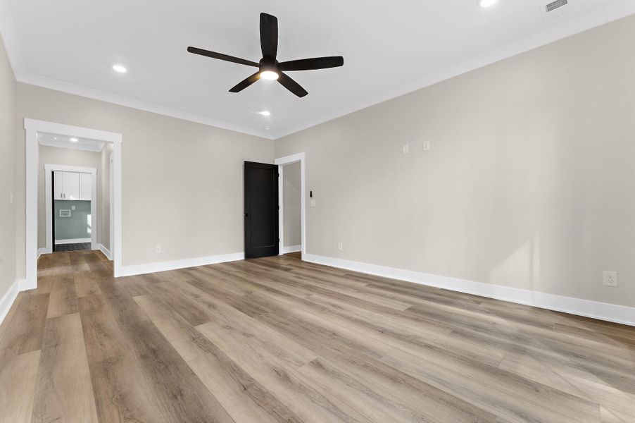 Spacious, unfurnished interior of a new home in , Summerville (Image 22).