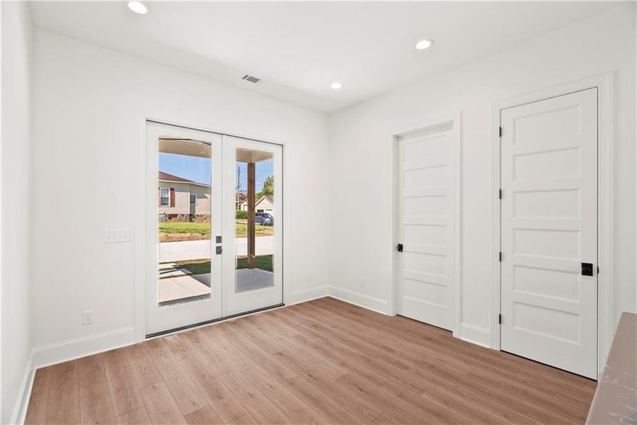 Spacious, unfurnished interior of a new home in , Calhoun (Image 22).