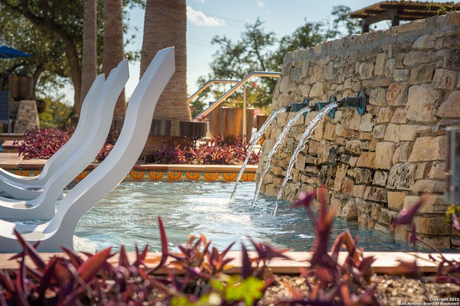 Image 10 of a home in Esperanza.