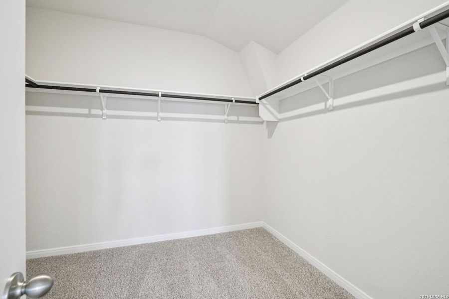 Spacious, unfurnished interior of a new home in Catalina, Converse (Image 39).