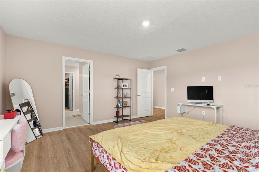 Furnished interior view inside a new home in , Kissimmee (Image 23).
