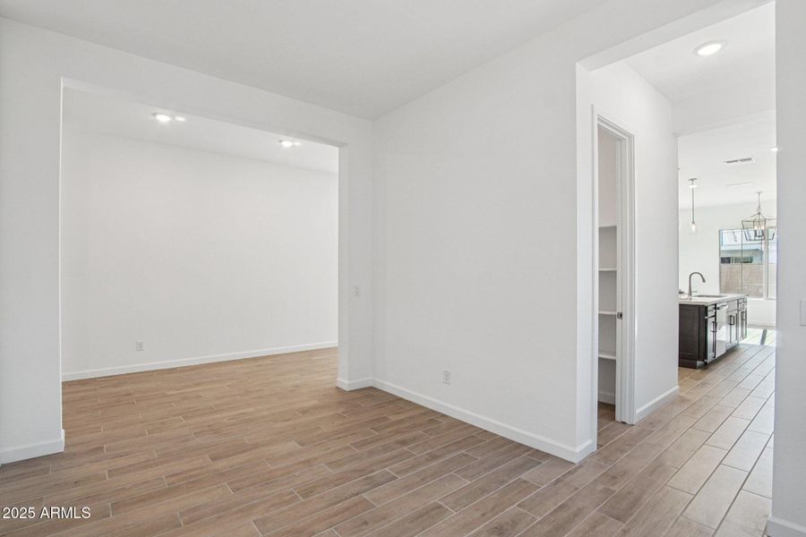 8-web-or-mls-E Saddle Way-S1212-008