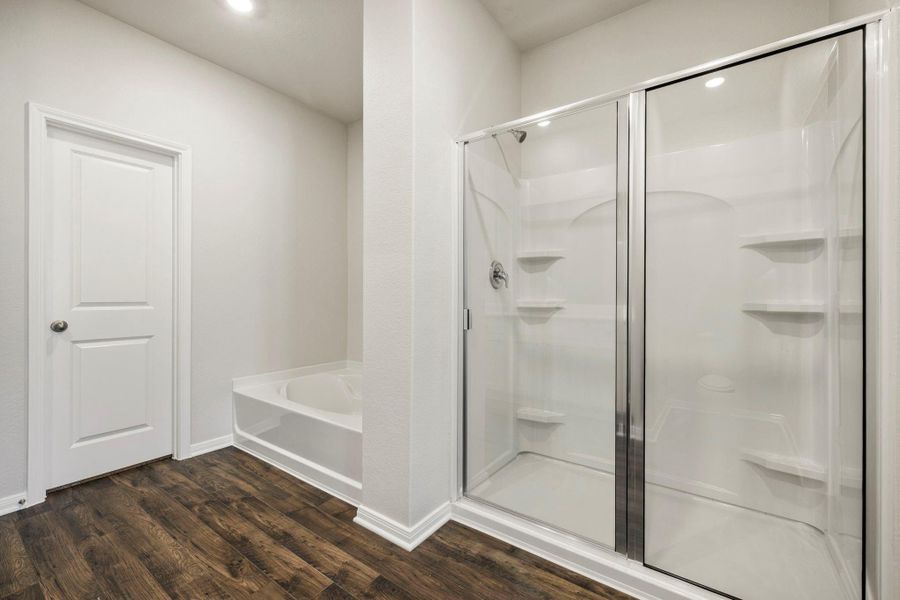 Furnished interior view inside a new home in Pinewood Trails, Cleveland (Image 11).