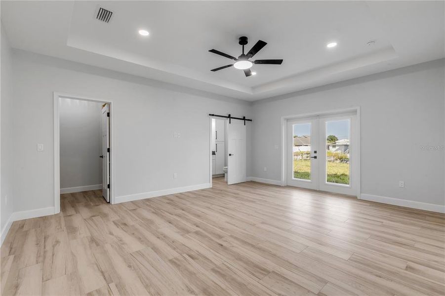 Spacious, unfurnished interior of a new home in , Oak Hill (Image 43).