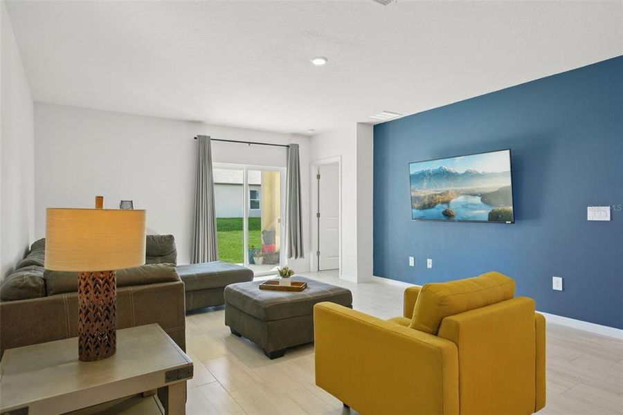 Furnished interior view inside a new home in Park East: The Manors, Plant City (Image 31). Furnished interior view inside a new home in Park East: The Manors, Plant City (Image 31).