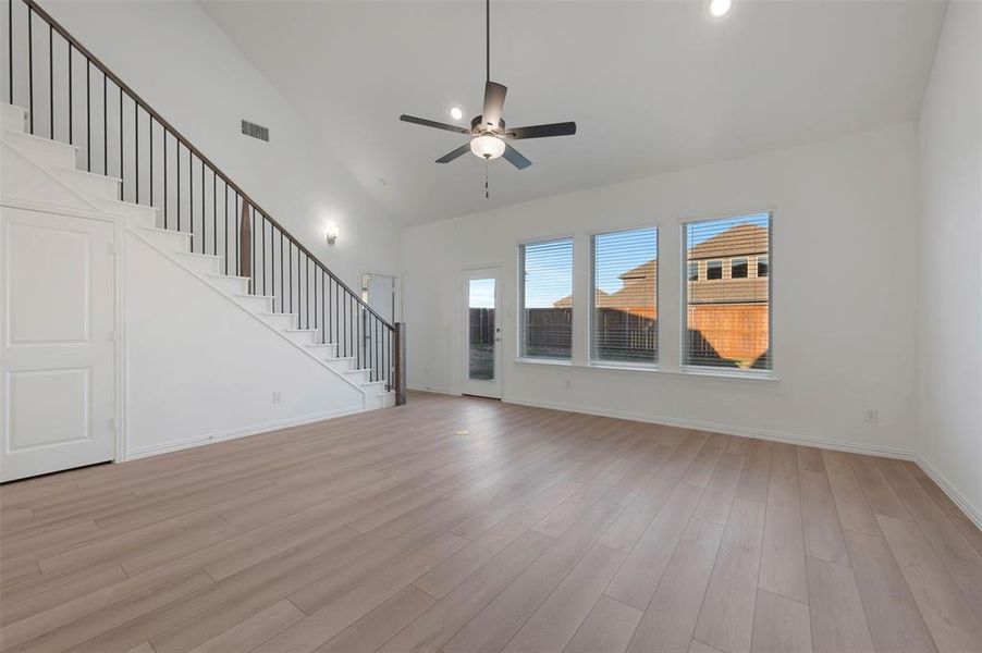 Spacious, unfurnished interior of a new home in Lily Creek at Sutton Fields, Aubrey (Image 39).
