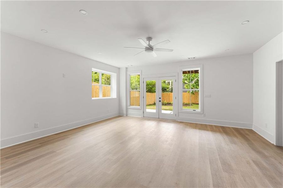 Spacious, unfurnished interior of a new home in , Atlanta (Image 24).