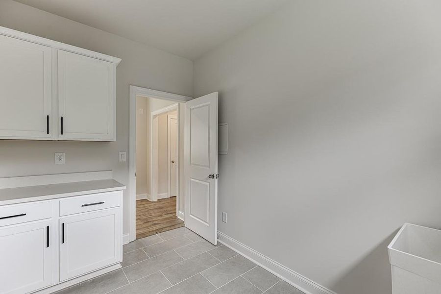 Spacious, unfurnished interior of a new home in , Bishop (Image 45).