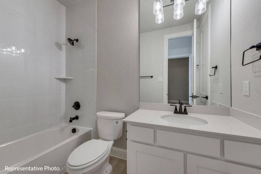 Representative furnished interior of a home built from the Grand Falls by Grand Homes in Monterra, Fate (Image 10).