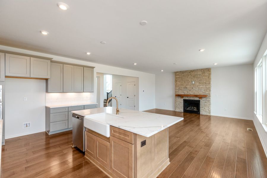 Representative furnished interior of a home built from the Grayson by Fischer Homes in Governor’s Preserve, Canton (Image 8).