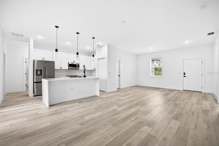 Spacious, unfurnished interior of a new home in , Port Charlotte (Image 27).