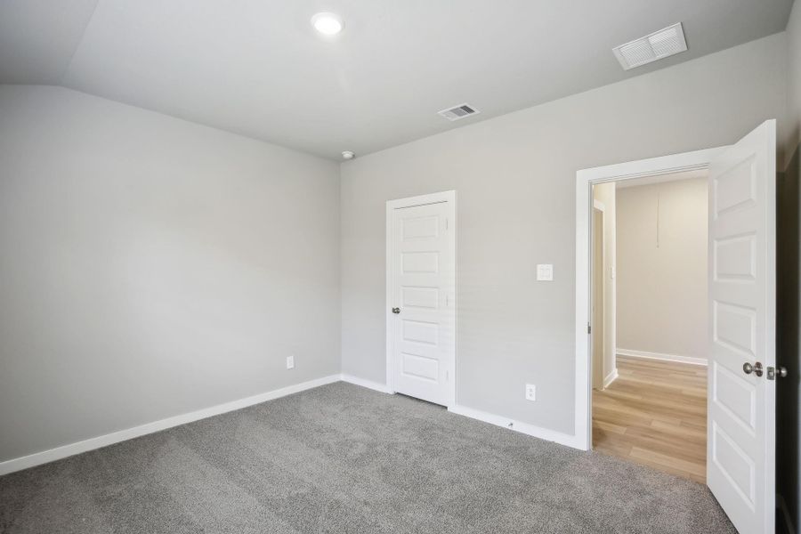 Spacious, unfurnished interior of a new home in Massey Oaks - Premier Series, Pearland (Image 30). Spacious, unfurnished interior of a new home in Massey Oaks - Premier Series, Pearland (Image 30).