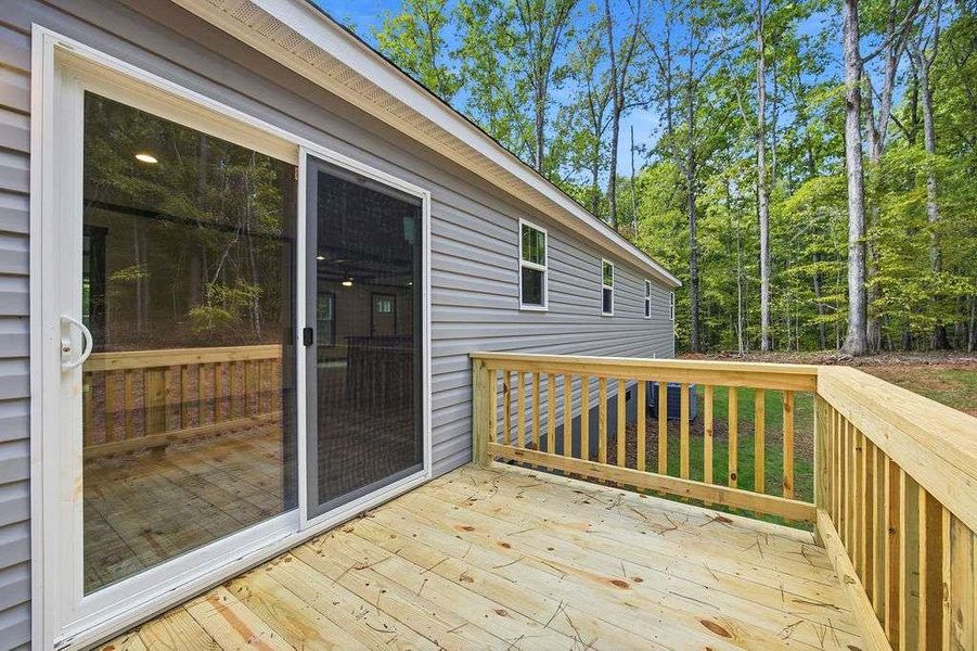 Exterior details and patio area of a home in , Eatonton (Image 20).