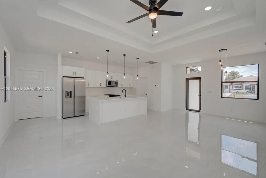 Spacious, unfurnished interior of a new home in , Lehigh Acres (Image 15).