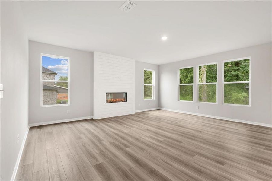 Spacious, unfurnished interior of a new home in Windsong Estates, McDonough (Image 28).