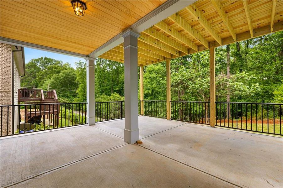 Exterior details and patio area of a home in , Brookhaven (Image 27).