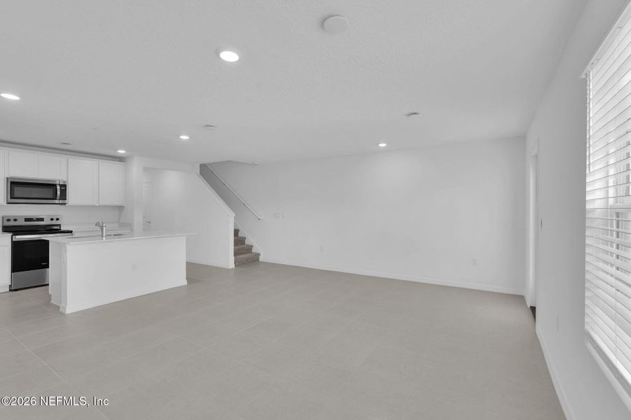 Spacious, unfurnished interior of a new home in , Jacksonville (Image 15).