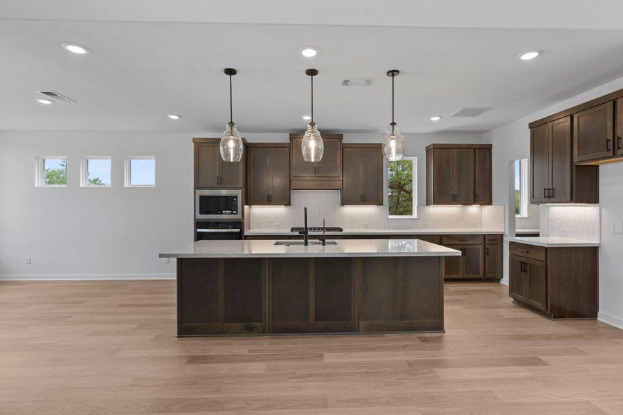 Gorgeous Open Concept Kitchen
