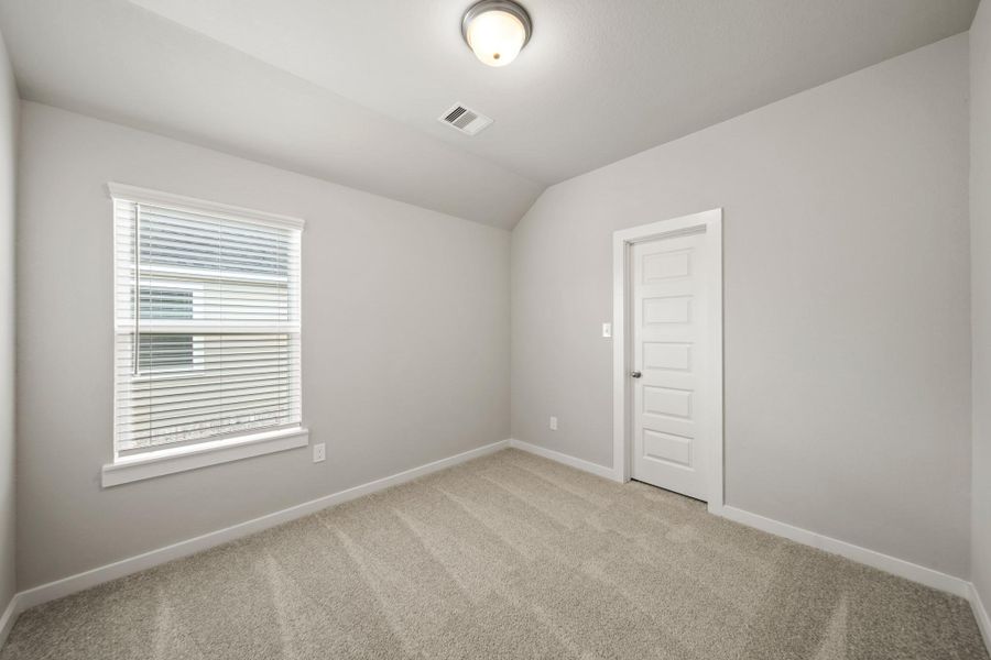 Spacious, unfurnished interior of a new home in Grand Oaks – The Cove, Houston (Image 20).