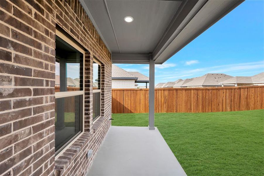 Exterior details and patio area of a home in Rolling Ridge, Van Alstyne (Image 2). Exterior details and patio area of a home in Rolling Ridge, Van Alstyne (Image 2).