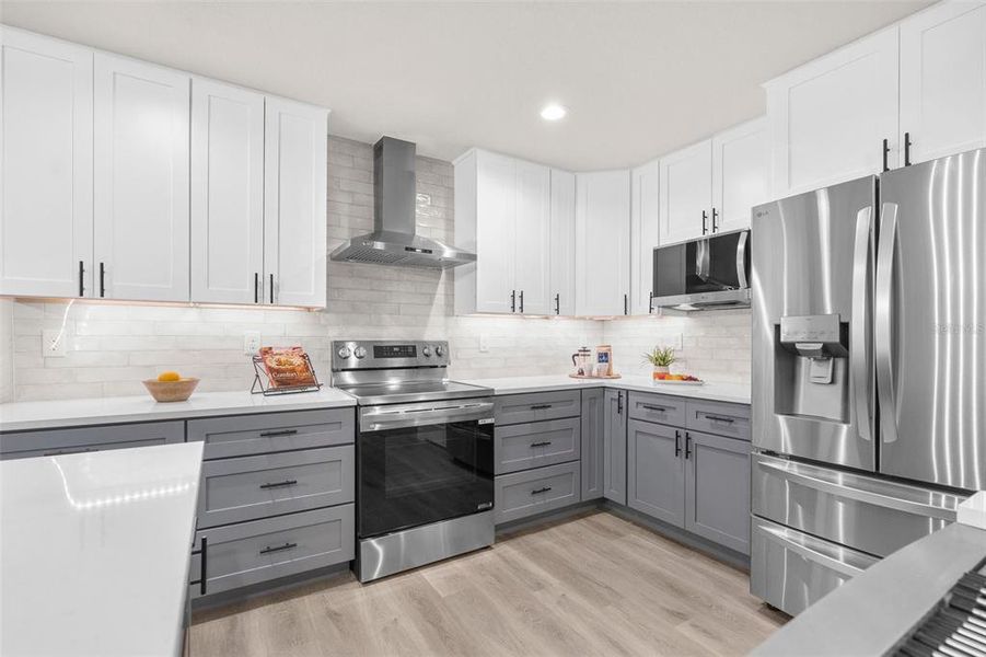 Furnished interior view inside a new home in , Spring Hill (Image 7).
