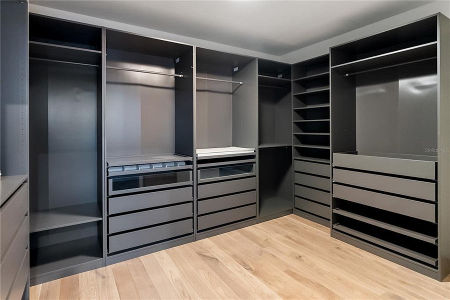 Image 81 of a home in .