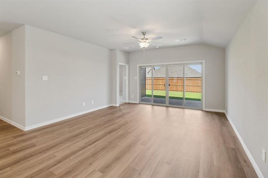 Spacious, unfurnished interior of a new home in Southridge - Signature Series, McKinney (Image 15). Spacious, unfurnished interior of a new home in Southridge - Signature Series, McKinney (Image 15).