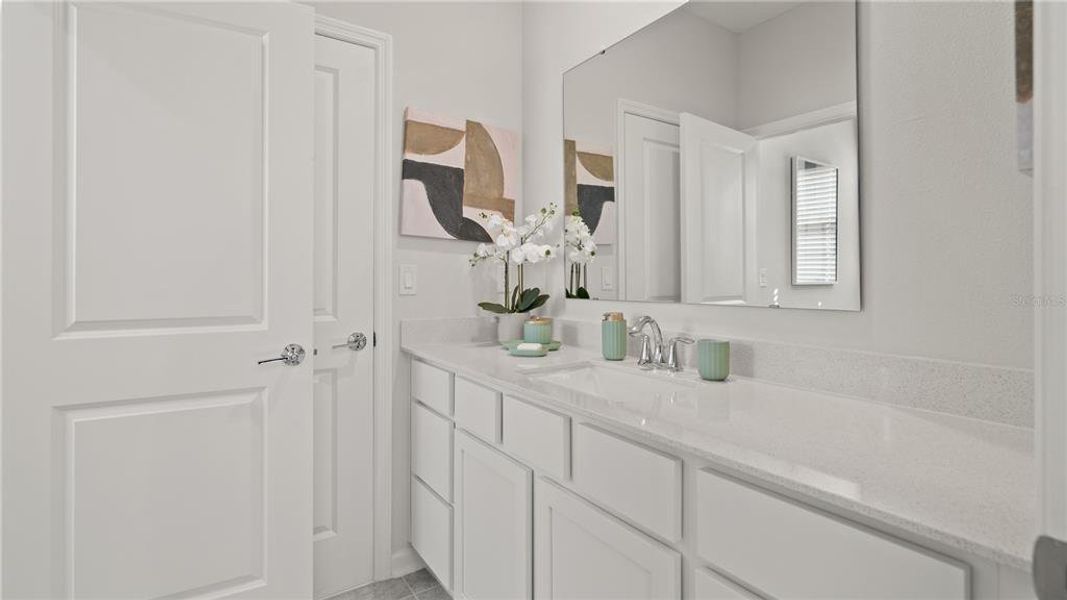 Furnished interior view inside a new home in , Orlando (Image 27).