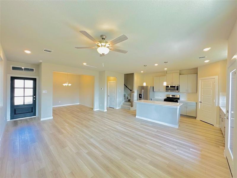 Spacious, unfurnished interior of a new home in , Houston (Image 9).