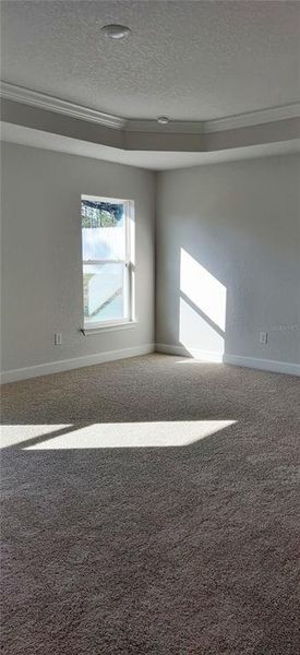 Spacious, unfurnished interior of a new home in Royal Highlands, Weeki Wachee (Image 16).