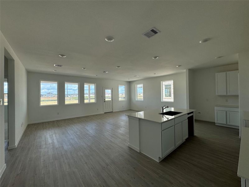 Pictures are representative of floor plan - not actual home Pictures are representative of floor plan - not actual home